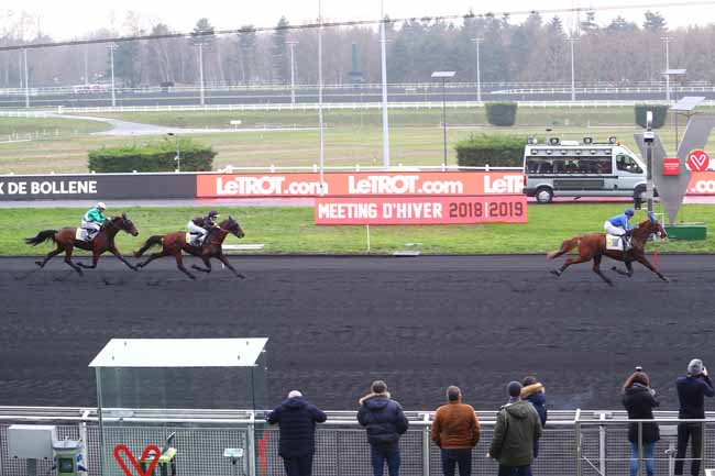 Photo d'arrivée de la course pmu PRIX DE BOLLENE à PARIS-VINCENNES le Vendredi 11 janvier 2019