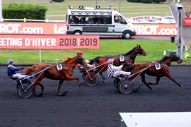 Photo d'arrivée de la course pmu PRIX DE JOINVILLE à PARIS-VINCENNES le Samedi 12 janvier 2019