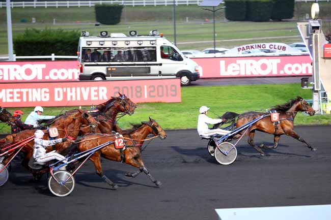 Photo d'arrivée de la course pmu PRIX DE CROIX à PARIS-VINCENNES le Samedi 12 janvier 2019
