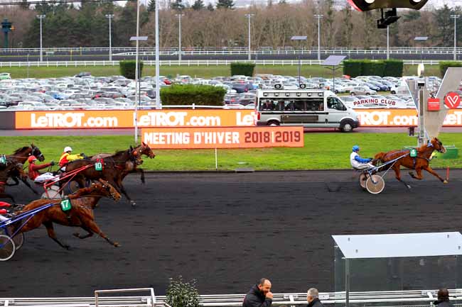 Photo d'arrivée de la course pmu PRIX DU JURA à PARIS-VINCENNES le Dimanche 13 janvier 2019