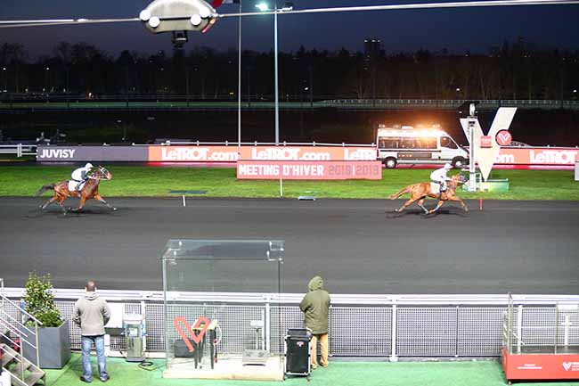 Photo d'arrivée de la course pmu PRIX DE JUVISY à PARIS-VINCENNES le Jeudi 17 janvier 2019