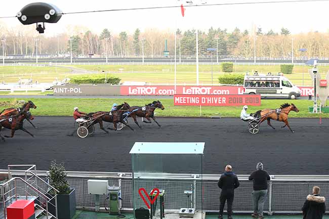 Photo d'arrivée de la course pmu PRIX DE SAINT-POL à PARIS-VINCENNES le Vendredi 18 janvier 2019