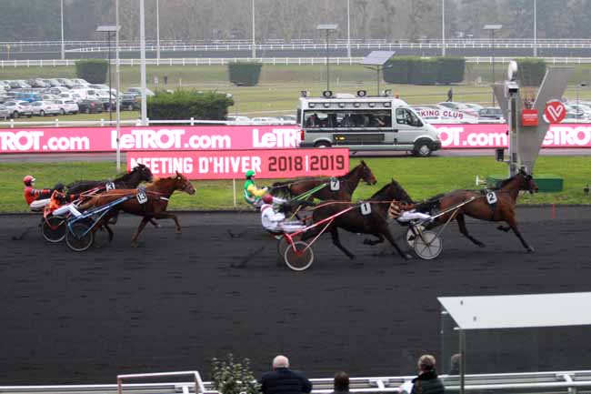 Photo d'arrivée de la course pmu PRIX DE L'ARGENTINE - PRIX D'ESPALION à PARIS-VINCENNES le Dimanche 20 janvier 2019