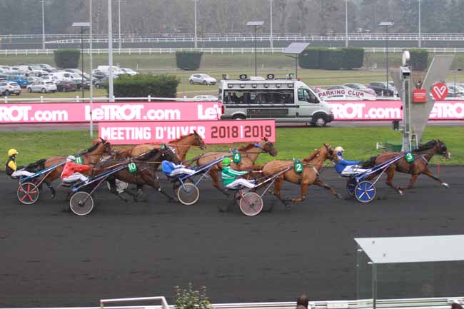 Photo d'arrivée de la course pmu PRIX MICHEL-MARCEL GOUGEON - PRIX DE DINAN à PARIS-VINCENNES le Dimanche 20 janvier 2019