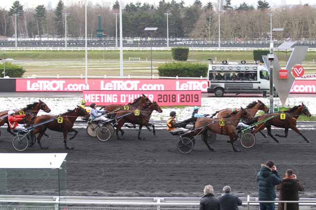 Photo d'arrivée de la course pmu PRIX DE FEUCHEROLLES à PARIS-VINCENNES le Jeudi 31 janvier 2019