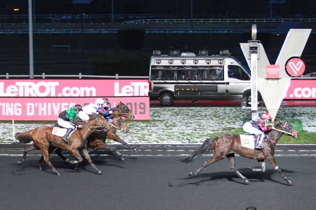 Photo d'arrivée de la course pmu PRIX DE CALAIS à PARIS-VINCENNES le Jeudi 31 janvier 2019