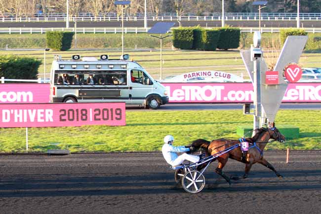 Photo d'arrivée de la course pmu PRIX DE ROUEN à PARIS-VINCENNES le Dimanche 3 février 2019