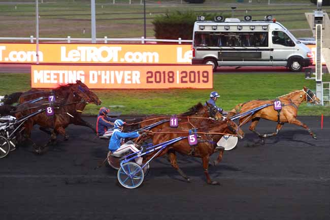 Photo d'arrivée de la course pmu PRIX DE LARRE à PARIS-VINCENNES le Lundi 4 février 2019