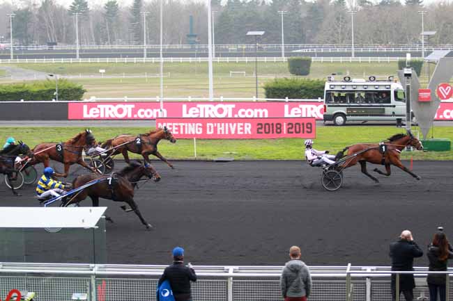 Photo d'arrivée de la course pmu PRIX DE VIBRAYE à PARIS-VINCENNES le Mercredi 6 février 2019