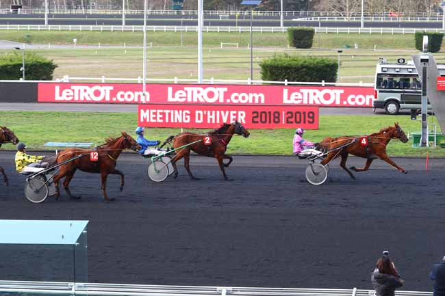 Photo d'arrivée de la course pmu PRIX DE PERIGUEUX à PARIS-VINCENNES le Jeudi 7 février 2019