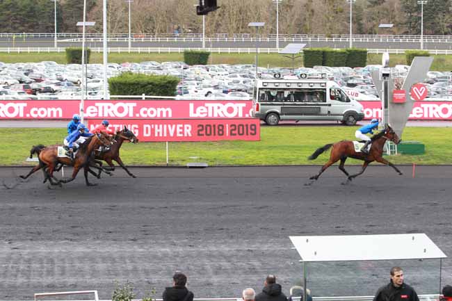 Photo d'arrivée de la course pmu PRIX DES CENTAURES à PARIS-VINCENNES le Dimanche 10 février 2019