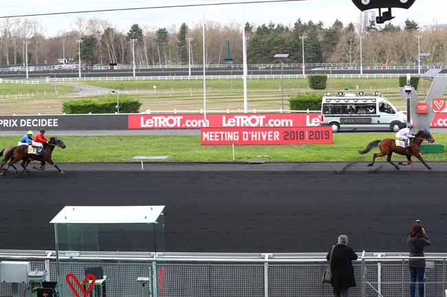 Photo d'arrivée de la course pmu PRIX DECIDEE à PARIS-VINCENNES le Lundi 11 février 2019