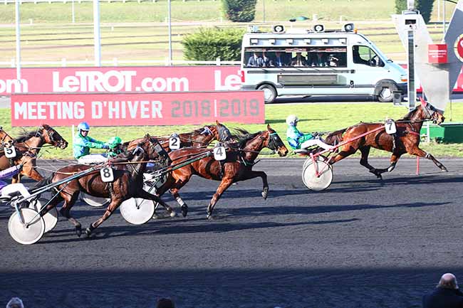 Photo d'arrivée de la course pmu PRIX DE MOULINS à PARIS-VINCENNES le Jeudi 14 février 2019