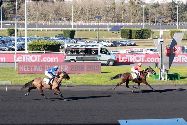 Photo d'arrivée de la course pmu PRIX DU PONTAVICE DE HEUSSEY à PARIS-VINCENNES le Dimanche 17 février 2019