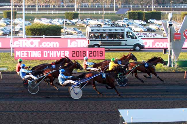 Photo d'arrivée de la course pmu PRIX D'ORTHEZ à PARIS-VINCENNES le Dimanche 17 février 2019