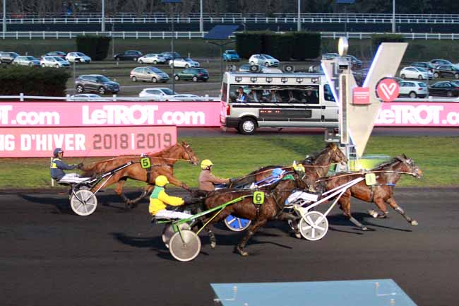 Photo d'arrivée de la course pmu PRIX D'HYERES à PARIS-VINCENNES le Dimanche 17 février 2019