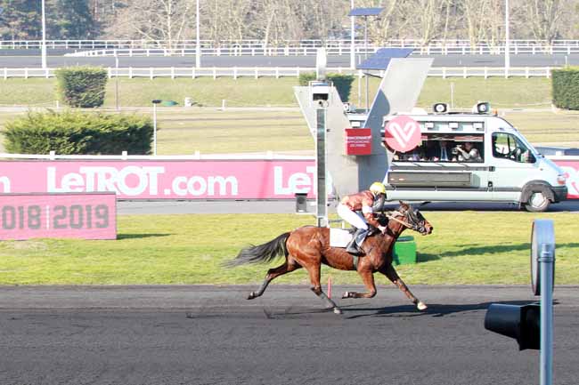Photo d'arrivée de la course pmu PRIX DE VIRE-NORMANDIE à PARIS-VINCENNES le Jeudi 21 février 2019