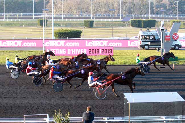 Photo d'arrivée de la course pmu PRIX DE GUISE à PARIS-VINCENNES le Jeudi 21 février 2019