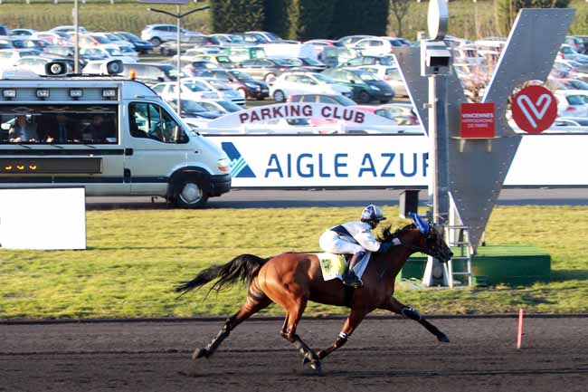 Photo d'arrivée de la course pmu PRIX VIVIER DE MONTFORT à PARIS-VINCENNES le Dimanche 24 février 2019