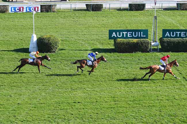Photo d'arrivée de la course pmu PRIX RIVOLI à AUTEUIL le Mardi 26 février 2019
