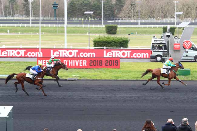 Photo d'arrivée de la course pmu PRIX LOUIS LE BOURG à PARIS-VINCENNES le Samedi 2 mars 2019