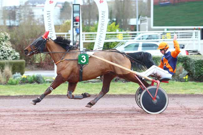 Photo d'arrivée de la course pmu PRIX FICTAC à AMIENS le Mercredi 6 mars 2019