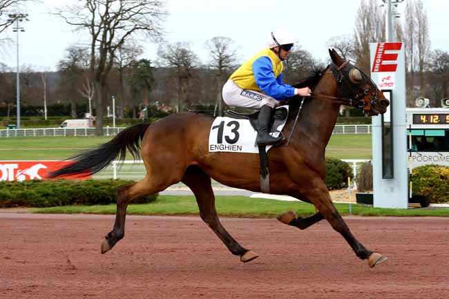 Photo d'arrivée de la course pmu PRIX DE MIMIZAN à ENGHIEN le Vendredi 8 mars 2019