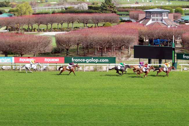 Photo d'arrivée de la course pmu PRIX DU JARDIN DE L'AVRE à SAINT-CLOUD le Dimanche 10 mars 2019