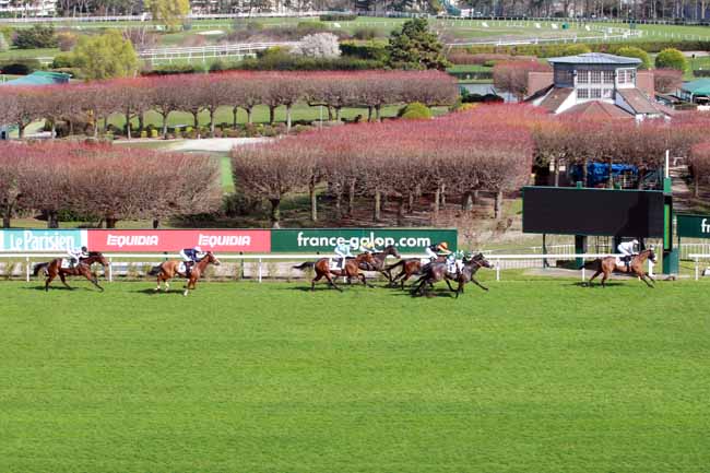 Photo d'arrivée de la course pmu PRIX DU JARDIN DES TOURNEROCHES à SAINT-CLOUD le Dimanche 10 mars 2019