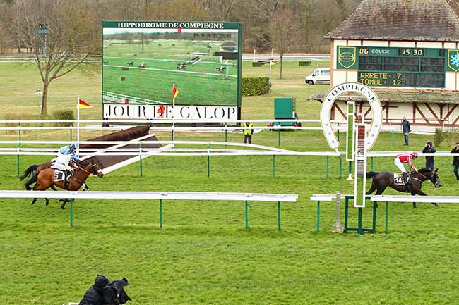 Photo d'arrivée de la course pmu PRIX BEAUTE DE COUR à COMPIEGNE le Mercredi 13 mars 2019