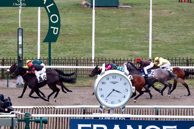 Photo d'arrivée de la course pmu PRIX MONTENICA à CHANTILLY le Jeudi 14 mars 2019