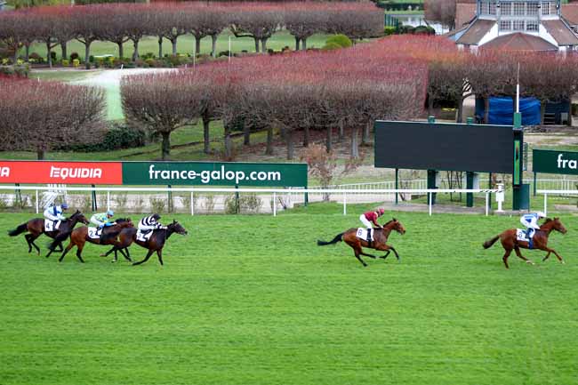 Photo d'arrivée de la course pmu PRIX OMNIUM II à SAINT-CLOUD le Dimanche 17 mars 2019