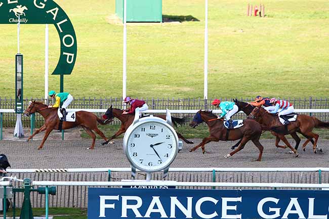 Photo d'arrivée de la course pmu PRIX DU PAVE DE THIERS à CHANTILLY le Mardi 19 mars 2019