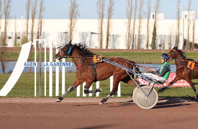 Photo d'arrivée de la course pmu PRIX D'AGEN à AGEN LE PASSAGE le Mercredi 20 mars 2019
