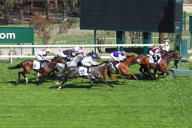 Photo d'arrivée de la course pmu PRIX DE LA GASCOGNE à SAINT-CLOUD le Jeudi 21 mars 2019