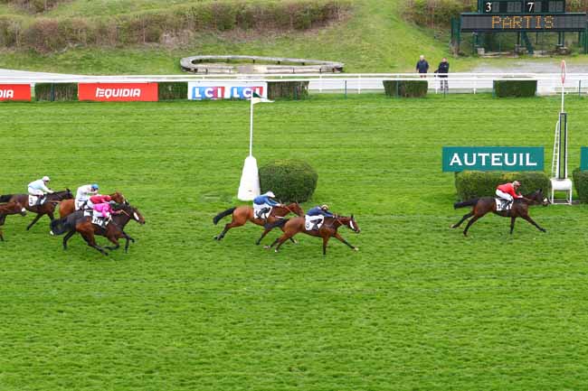 Photo d'arrivée de la course pmu PRIX LUTTEUR III à AUTEUIL le Dimanche 24 mars 2019