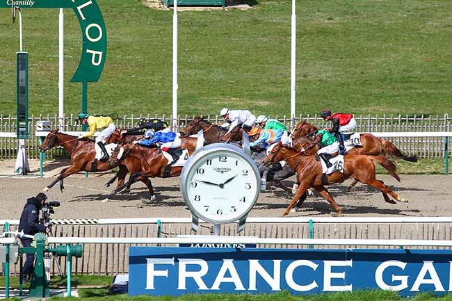 Photo d'arrivée de la course pmu PRIX DU MASSIF DES TROIS FORETS à CHANTILLY le Lundi 25 mars 2019