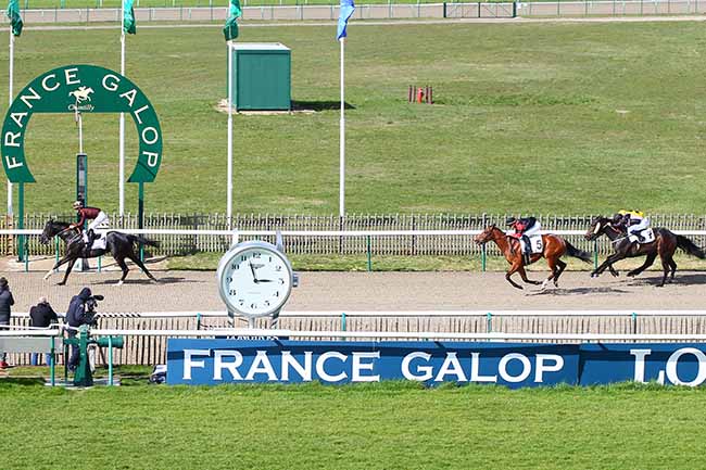 Photo d'arrivée de la course pmu PRIX DU BOIS DE LA GRANDE MARE à CHANTILLY le Lundi 25 mars 2019