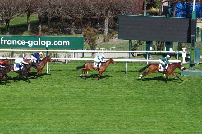 Photo d'arrivée de la course pmu PRIX KIZIL KOURGAN à SAINT-CLOUD le Mardi 26 mars 2019