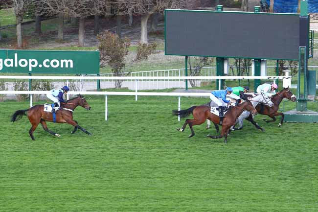 Photo d'arrivée de la course pmu PRIX D'ESTRUVAL à SAINT-CLOUD le Mardi 26 mars 2019