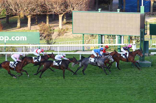 Photo d'arrivée de la course pmu PRIX DU ROUSSILLON à SAINT-CLOUD le Mardi 26 mars 2019
