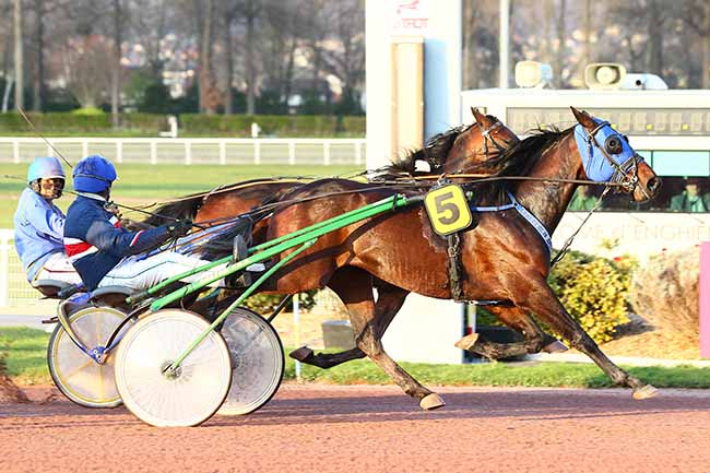 Photo d'arrivée de la course pmu PRIX DU PONT D'IENA à ENGHIEN le Mardi 26 mars 2019