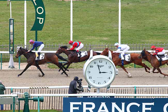 Photo d'arrivée de la course pmu PRIX DU BOIS DE ROSIERE à CHANTILLY le Jeudi 28 mars 2019