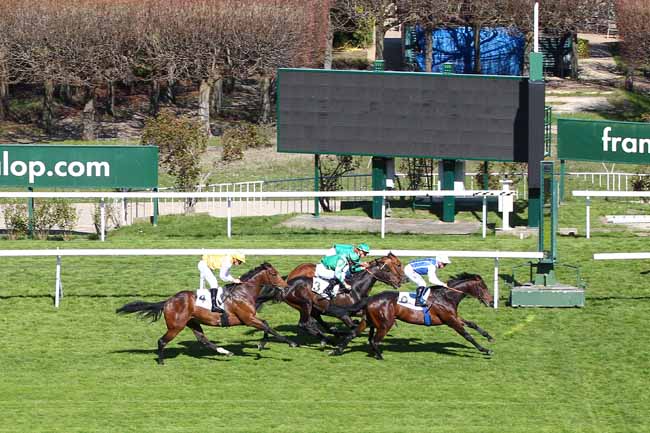 Photo d'arrivée de la course pmu PRIX TOURBILLON à SAINT-CLOUD le Samedi 30 mars 2019