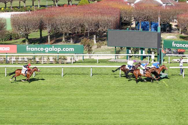 Photo d'arrivée de la course pmu PRIX SUAVE DANCER à SAINT-CLOUD le Samedi 30 mars 2019