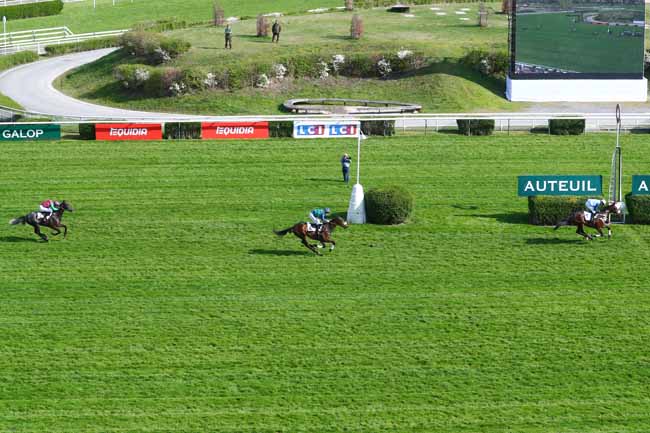 Photo d'arrivée de la course pmu PRIX FLEURET à AUTEUIL le Dimanche 31 mars 2019