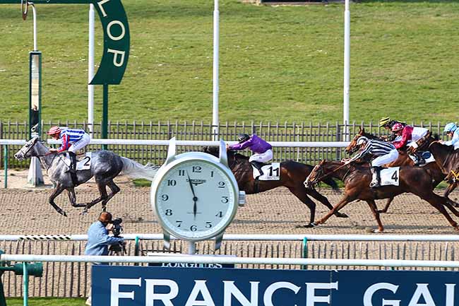 Photo d'arrivée de la course pmu PRIX CAERLINA à CHANTILLY le Lundi 1 avril 2019