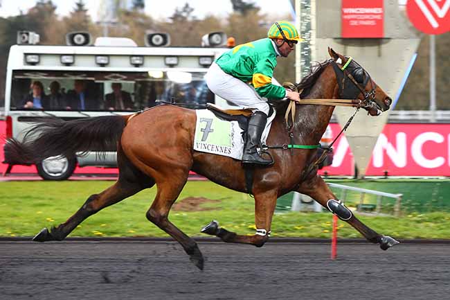 Photo d'arrivée de la course pmu PRIX ERIGONE à PARIS-VINCENNES le Mardi 2 avril 2019