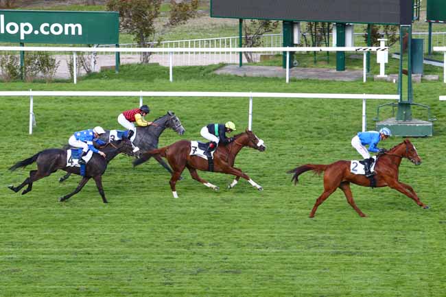 Photo d'arrivée de la course pmu PRIX DE PAUILHAC à SAINT-CLOUD le Jeudi 4 avril 2019