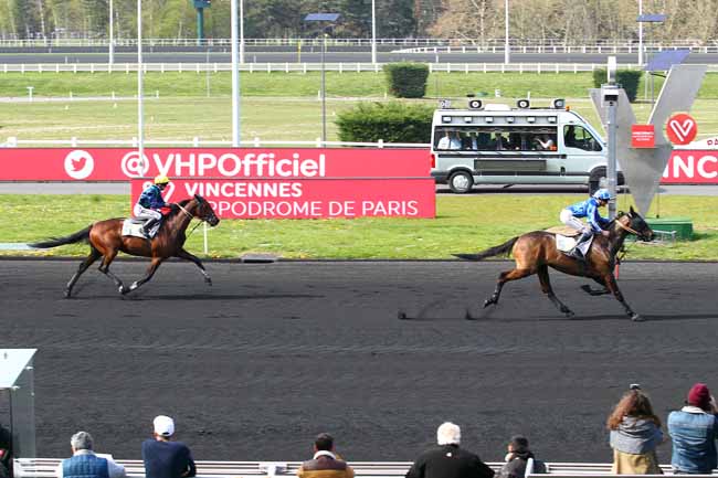Photo d'arrivée de la course pmu PRIX THEOPHILE LALLOUET à PARIS-VINCENNES le Samedi 6 avril 2019